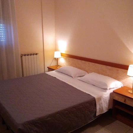 Hotel Rose&Crown Correggio Luaran gambar