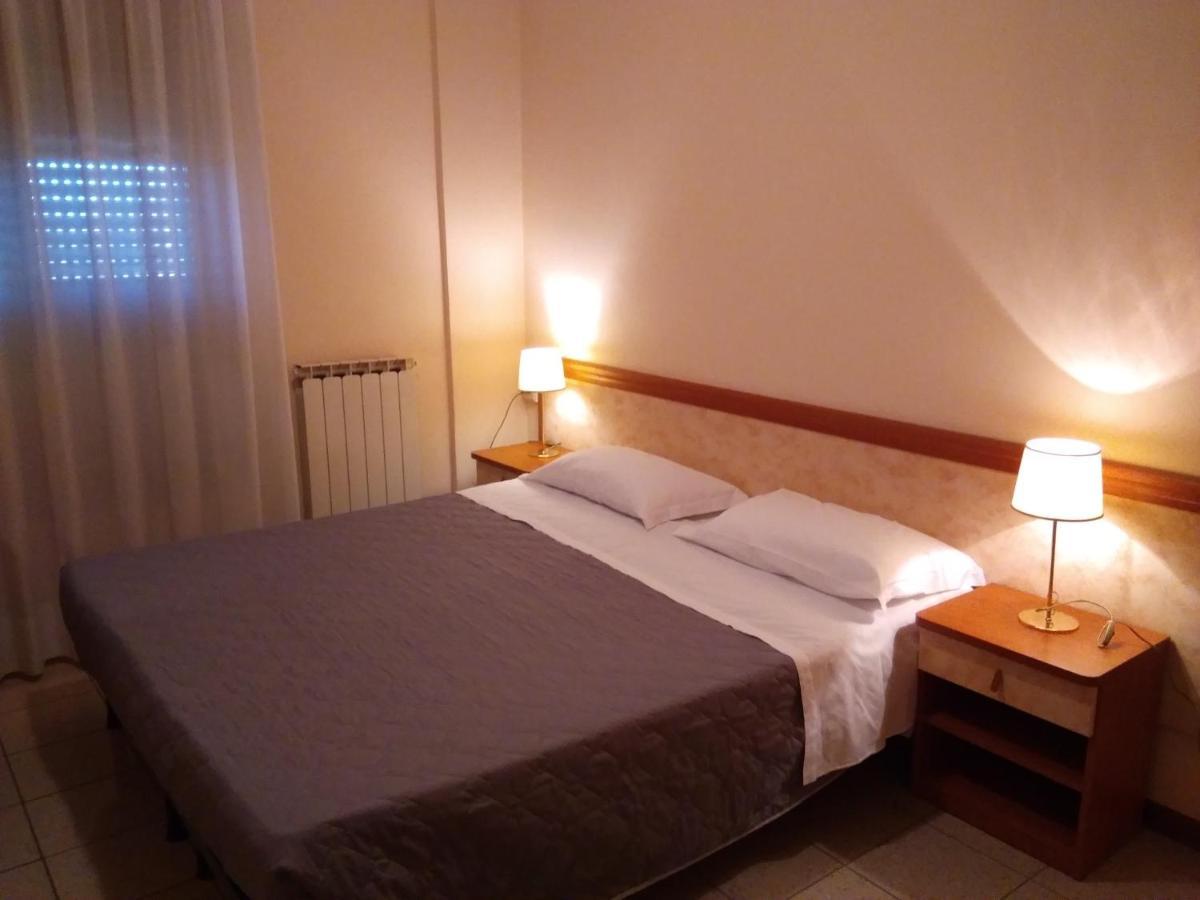 Hotel Rose&Crown Correggio Luaran gambar