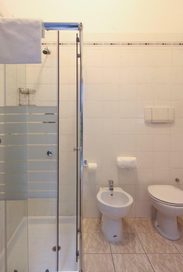 Hotel Rose&Crown Correggio Luaran gambar