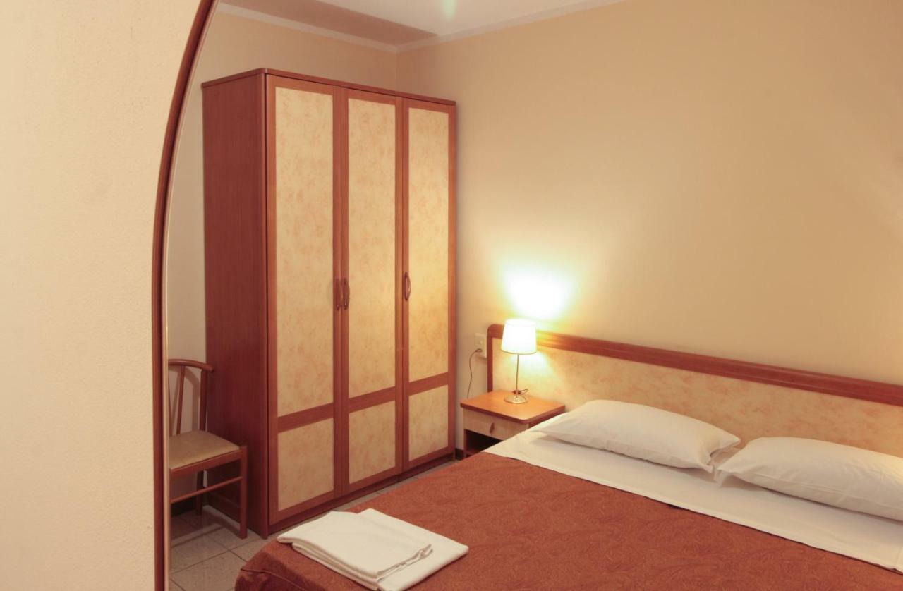 Hotel Rose&Crown Correggio Luaran gambar