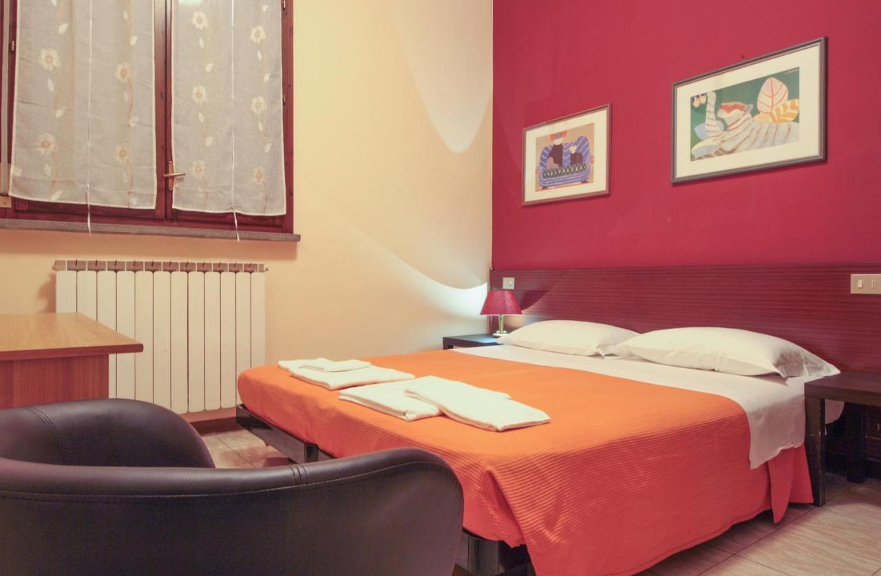 Hotel Rose&Crown Correggio Luaran gambar